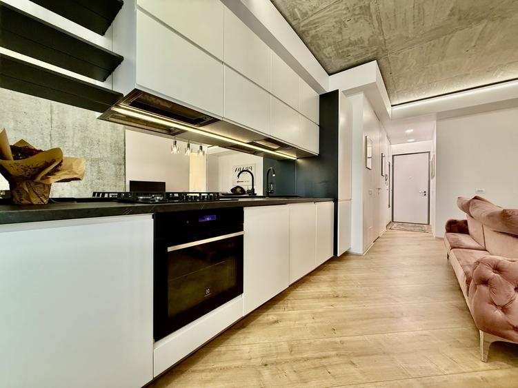 Apartament cu 2 camere semidecomandat, mobilat în Floreasca