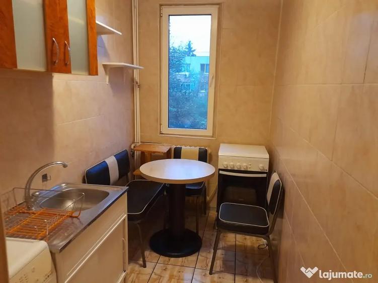 Garsonieră decomandată în Politehnica