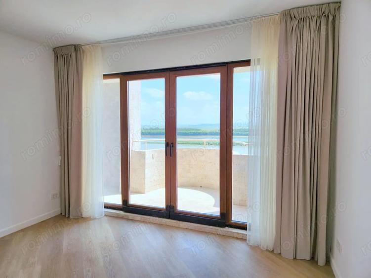 Apartament cu 3 camere decomandat în Faleză