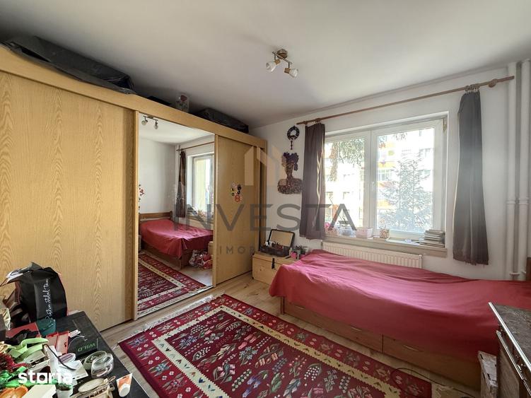 Apartament cu 3 camere semidecomandat în Andrei Mureșanu