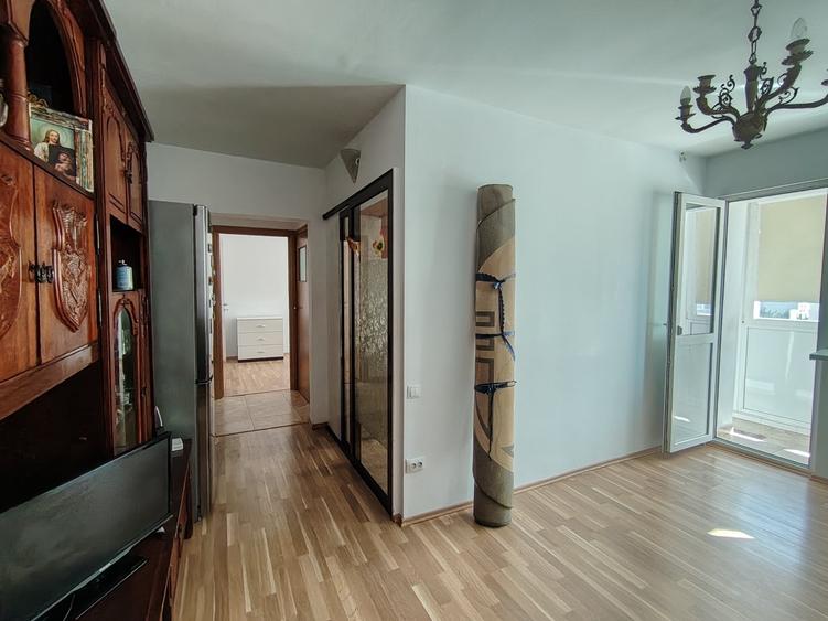 Apartament cu 2 camere semidecomandat în Dristor