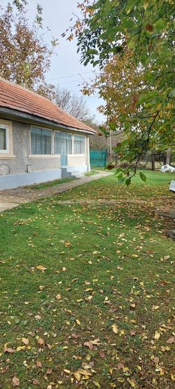 Casă cu 3 camere cu Teren 973 Mp în Exterior Vest