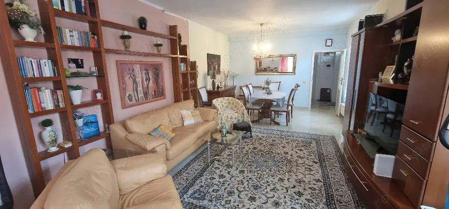 Casă cu 6 camere cu Teren 150 Mp în Central
