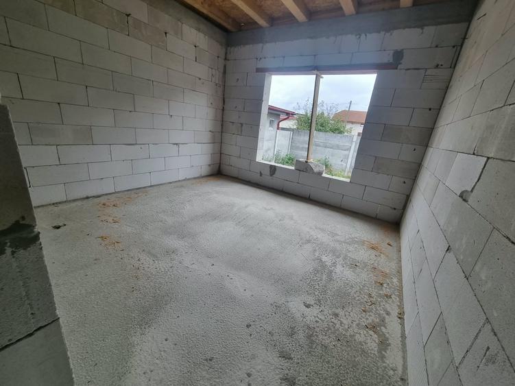 Casă individuală cu 4 camere cu Teren 358 Mp în Micești