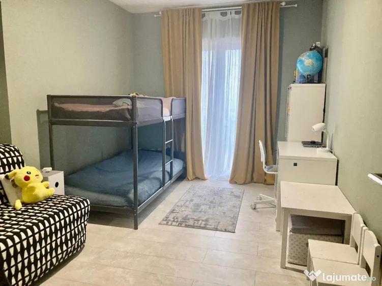 Apartament cu 3 camere decomandat în Ștefăneștii de Jos