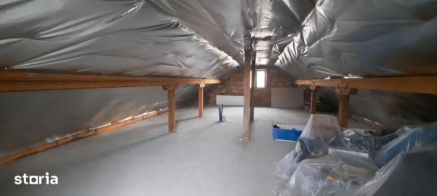 Casă cu 3 camere decomandat cu Teren 300 Mp în Central