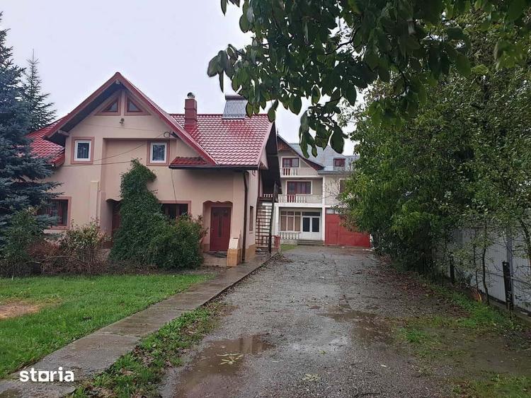 Casă cu Teren 1800 Mp în Vadu Moldovei