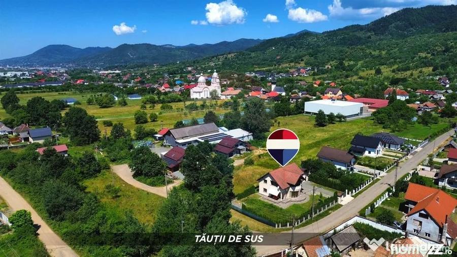 Casă cu 5 camere cu Teren 700 Mp în Tăuții de Sus