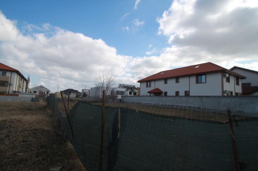 Teren Construcții intravilan de 800 mp, în Kamsas