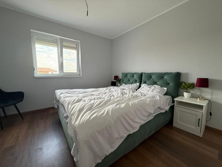 Duplex cu 5 camere cu Canalizare în Moșnița Veche