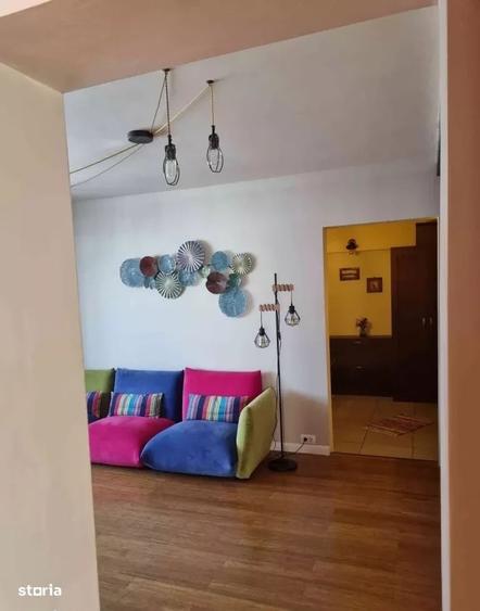 Apartament cu 3 camere semidecomandat în Vatra Luminoasă