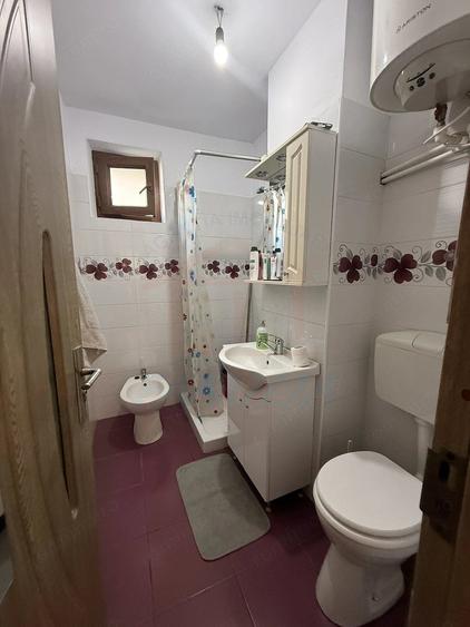 Apartament cu 2 camere decomandat în Micro 21