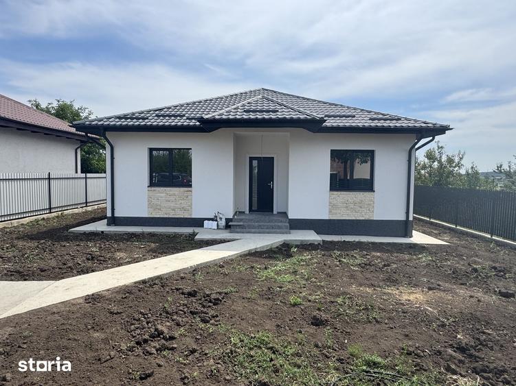 Casă cu 4 camere cu Teren 500 Mp în Rediu