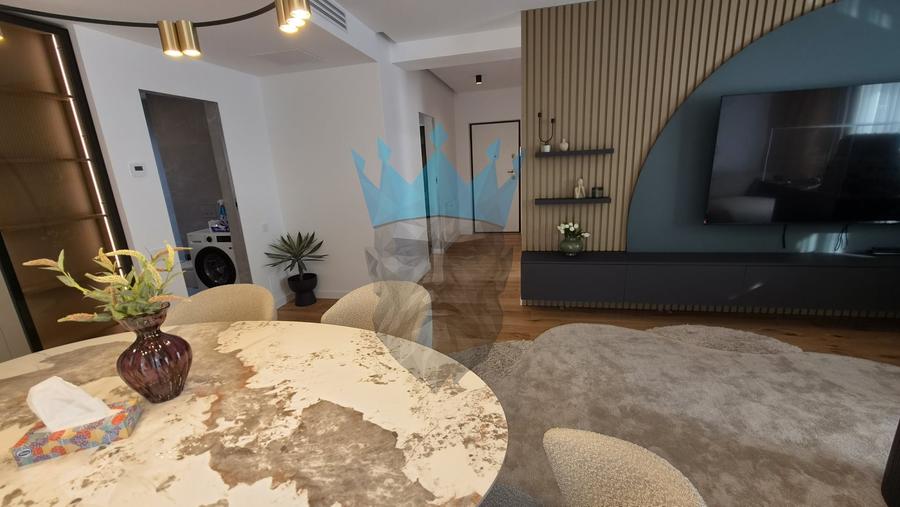 Apartament cu 3 camere decomandat, mobilat în Unirii