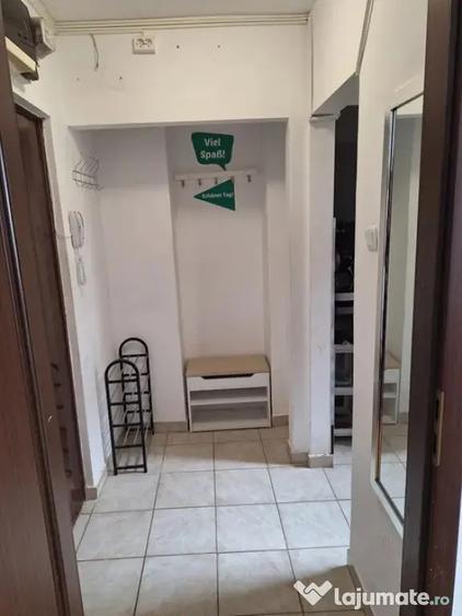Apartament cu 2 camere semidecomandat în Gara de Nord