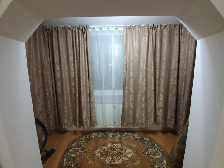 Apartament cu 3 camere decomandat în Tractorul