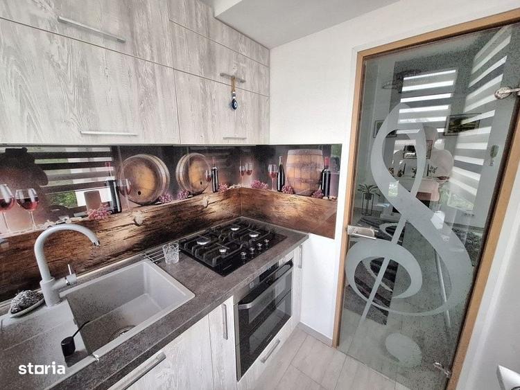 Apartament cu 3 camere, mobilat în Central
