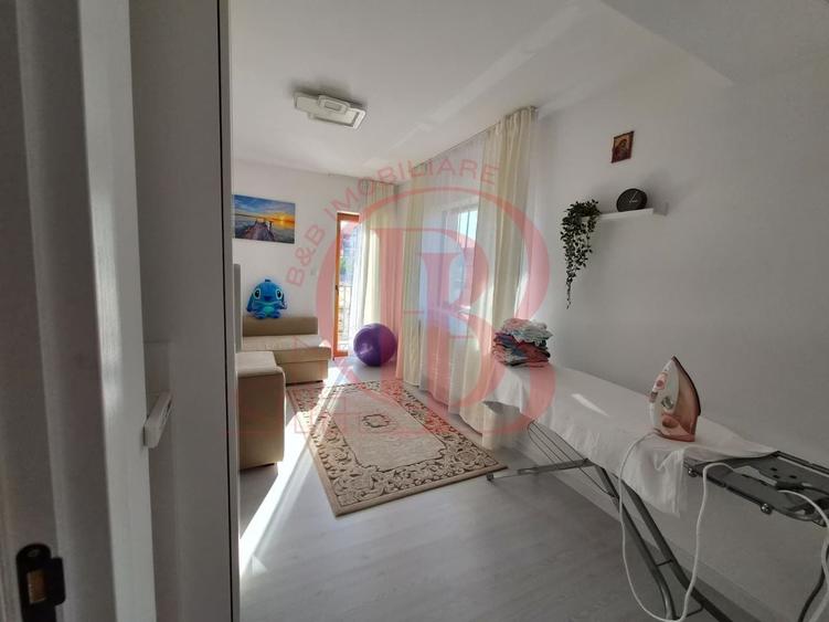 Duplex cu 4 camere cu Canalizare în Theodor Pallady