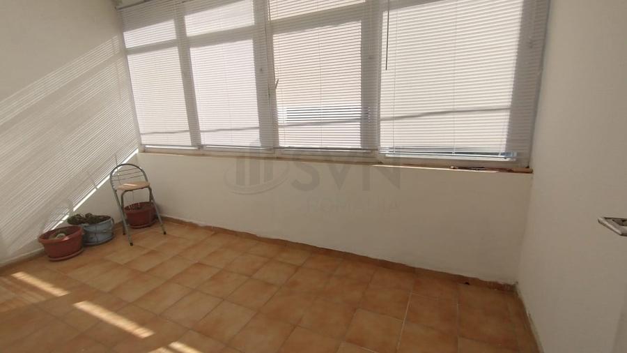 Apartament cu 4 camere decomandat, mobilat în P-ța Universității