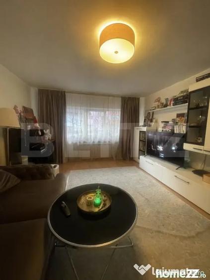 Apartament cu 4 camere decomandat în Central