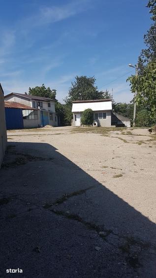 Spațiu comercial, de 414 mp, în Mărăcineni