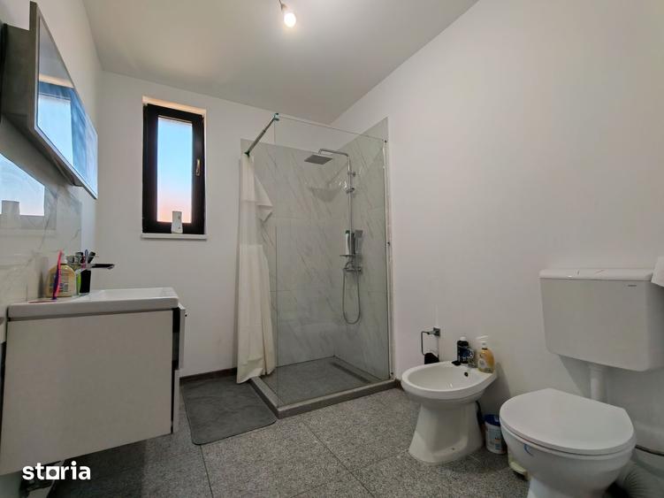 Casă cu 5 camere cu Teren 500 Mp în Agigea