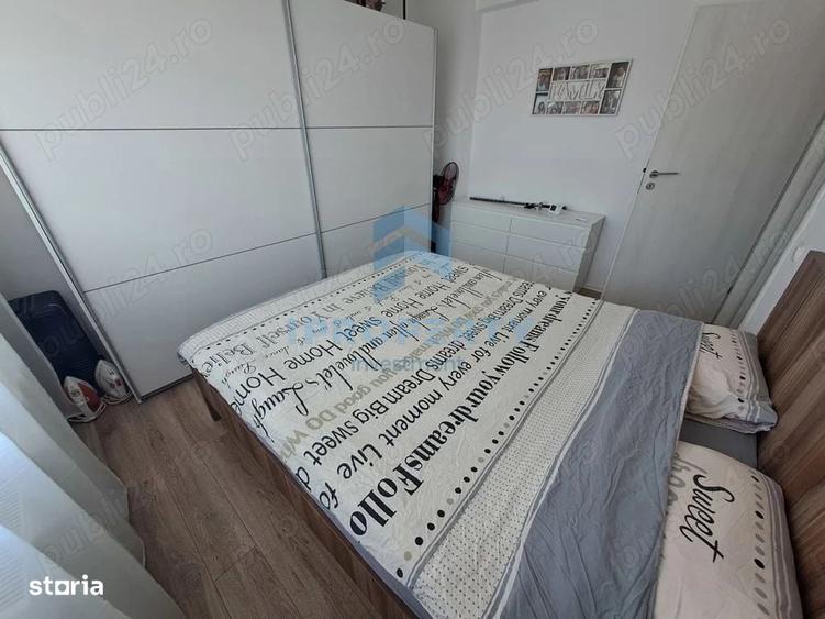 Apartament cu 3 camere decomandat în Roșu
