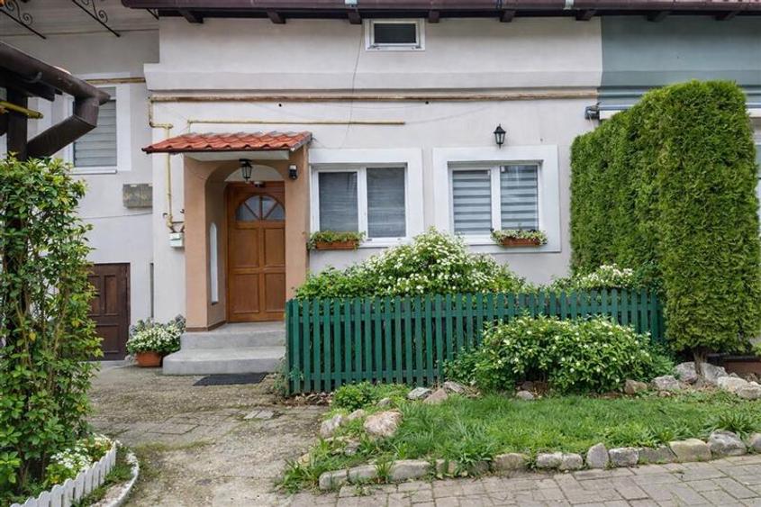 Apartament cu trei unitati locative, baie si bucatarie fiecare, central, Brasov - 2