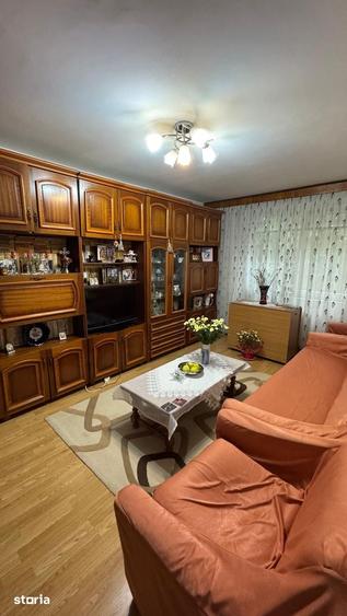 Apartament cu 3 camere în Berceni