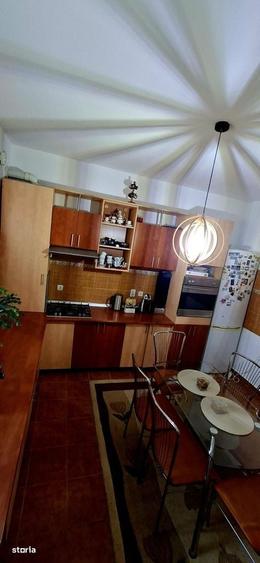 Casă cu 4 camere în Trivale