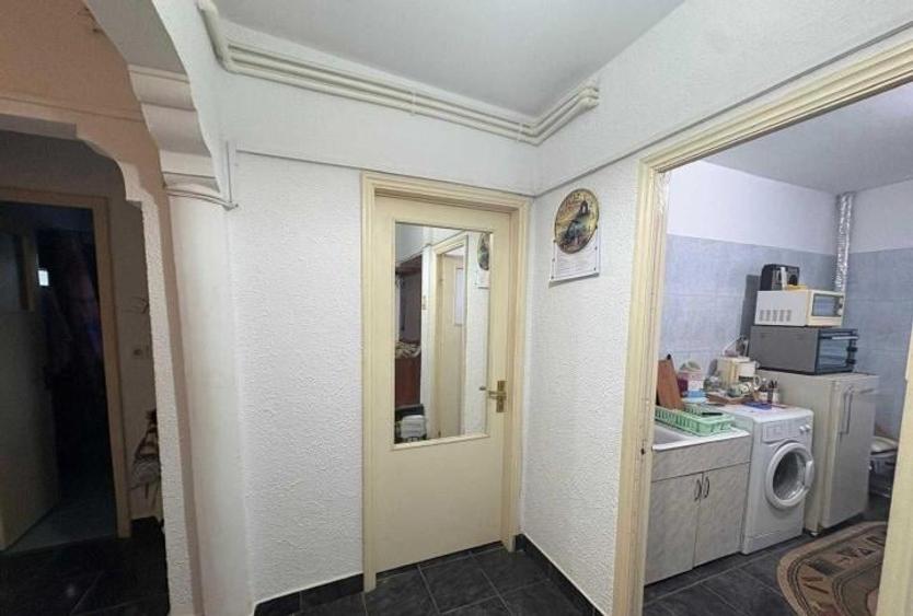 Apartament cu 3 camere decomandat în Inel I