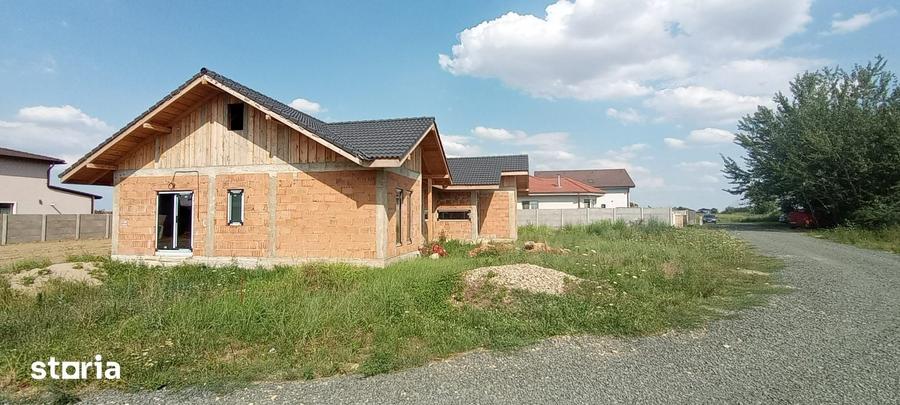 Casă cu 3 camere cu Teren 550 Mp în Moșnița Nouă