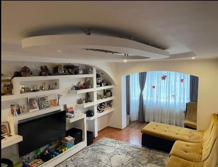 Apartament cu 3 camere decomandat în Central