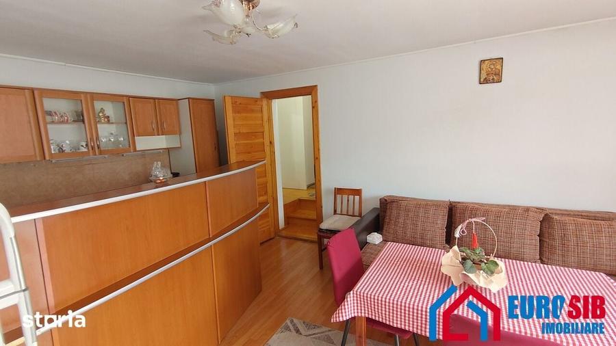 Apartament cu 2 camere decomandat în Ștrand