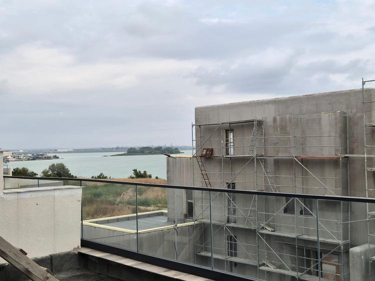 Duplex cu 3 camere cu Canalizare în Sud