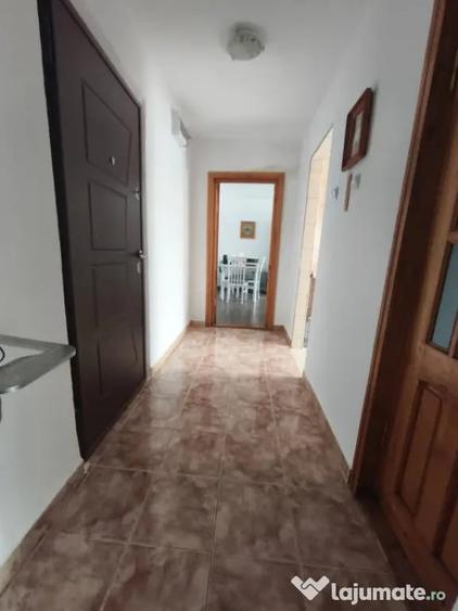 Apartament cu 2 camere decomandat în Siret