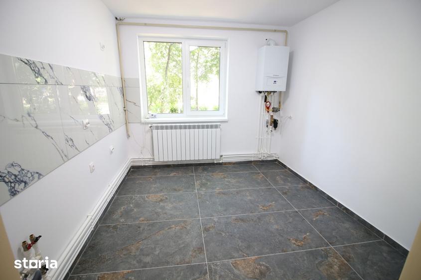 Apartament cu 3 camere decomandat în Micro 17