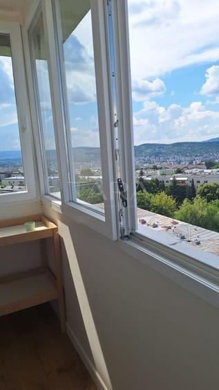 Apartament cu 3 camere semidecomandat, mobilat în Zorilor
