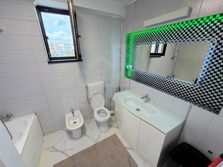Apartament cu 5 camere decomandat în Craiovița Nouă