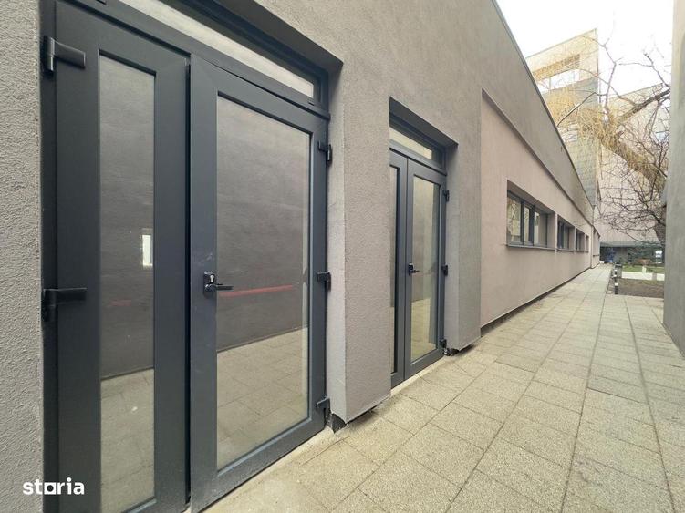 Spațiu comercial, de 808 mp, în Baza 3