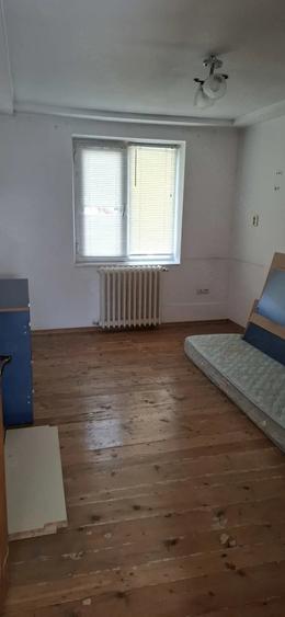 Casă cu 5 camere cu Teren 191 Mp în Central