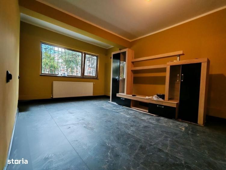 Apartament cu 2 camere decomandat în Casa de Cultură