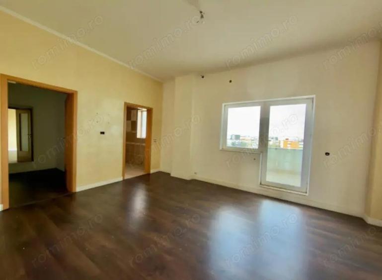 Apartament cu 5 camere decomandat în Central