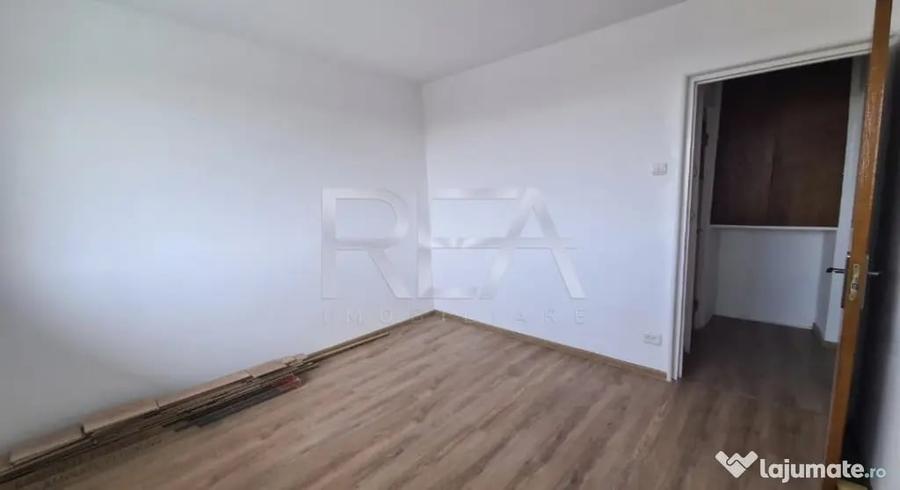 Apartament cu 3 camere decomandat în Drumul Taberei