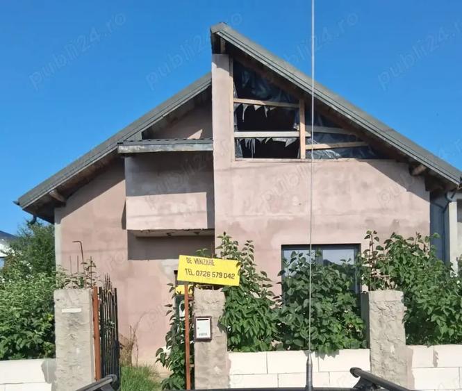 Casă cu 4 camere în Dascălu
