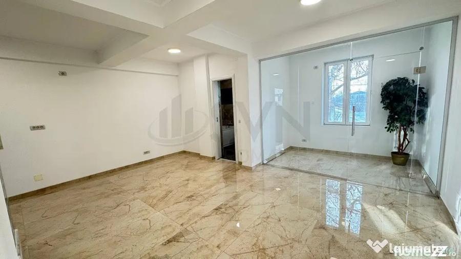 Apartament cu 4 camere decomandat în Sisești