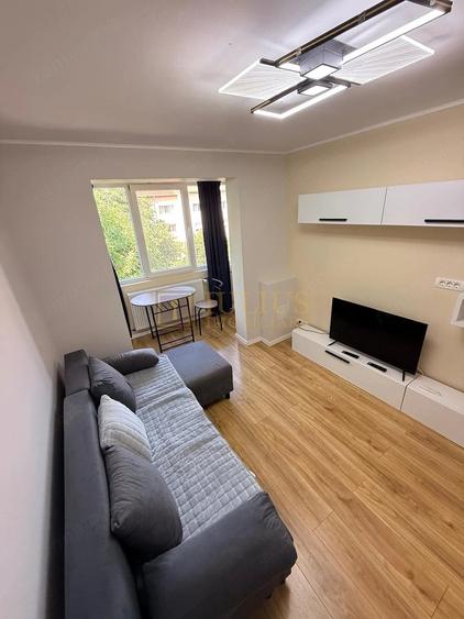 Apartament cu 2 camere decomandat, mobilat în Complex Studențesc