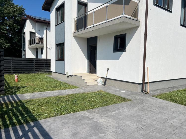 Casă individuală cu 5 camere cu Teren 450 Mp în Corbeanca