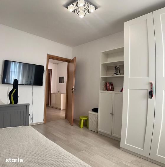Apartament cu 4 camere în Apărătorii Patriei