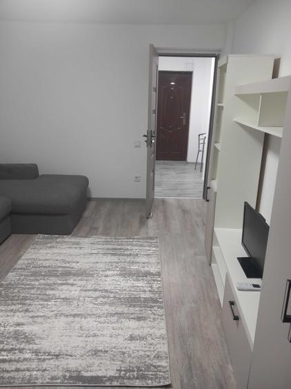 Garsonieră decomandată în Unirii
